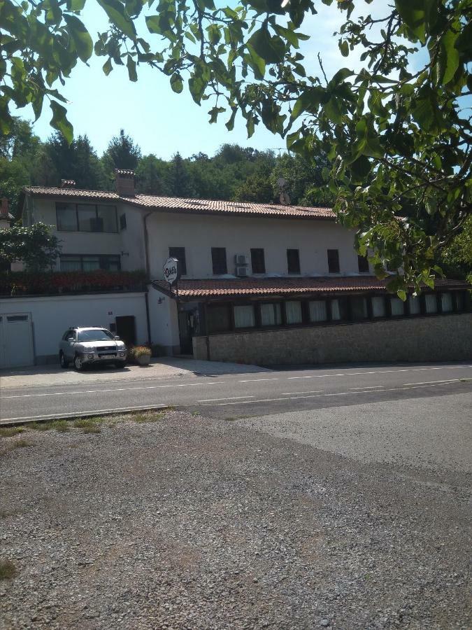 Gostisce Oddih Hotel Solkan Buitenkant foto